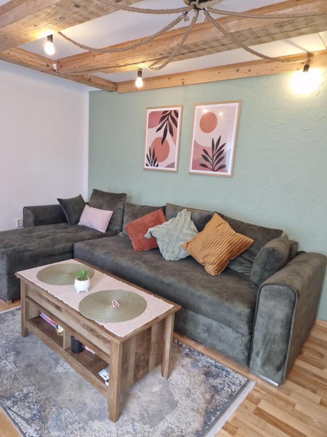 Apartamento Evelyn'S Place Braşov Exterior foto